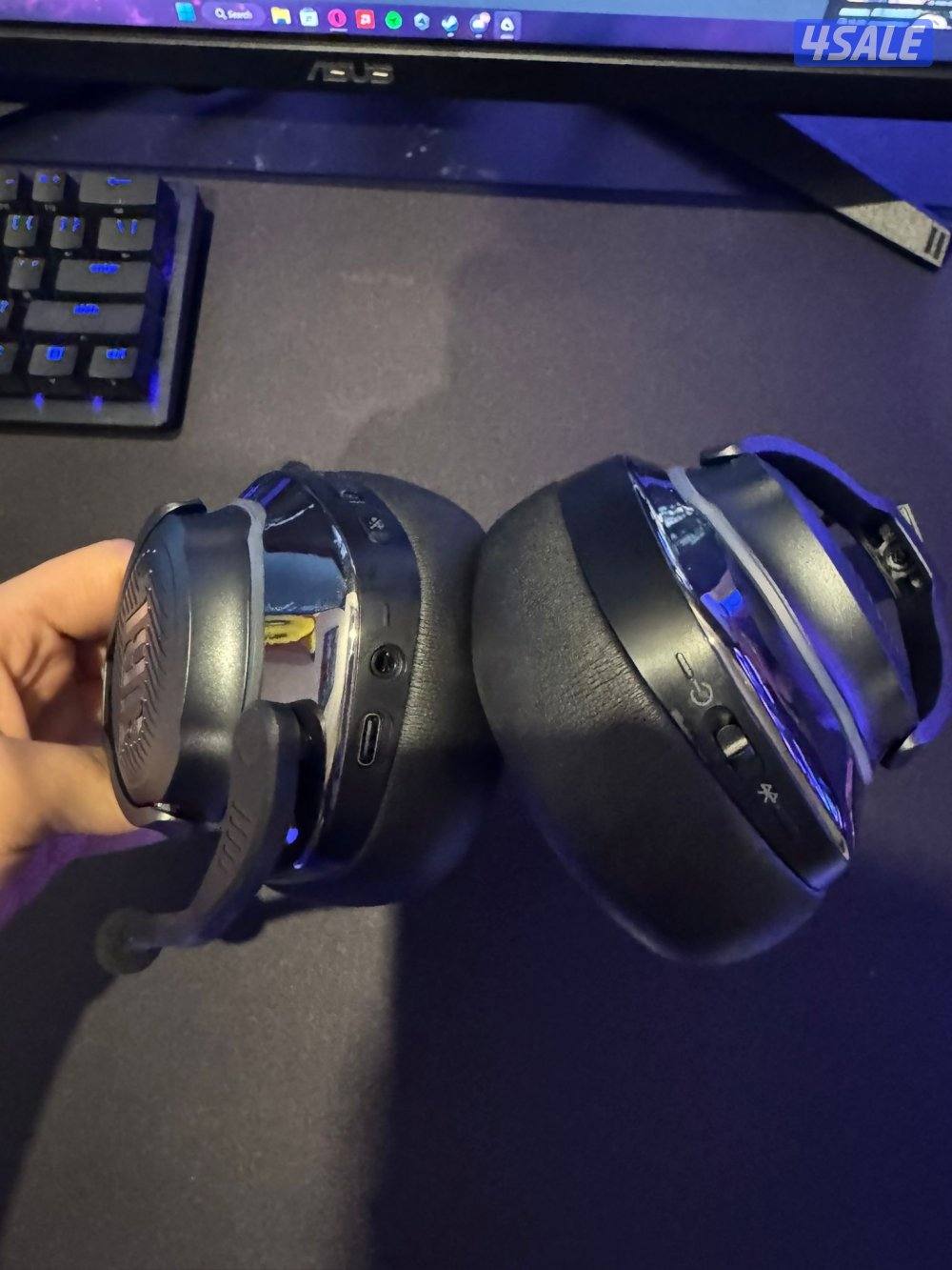 للبيع سماعة احترافية بالكرتون  JBL QUANTUM 8003