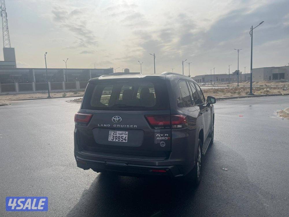 لاندكروزر GXR ايرو اس 20221