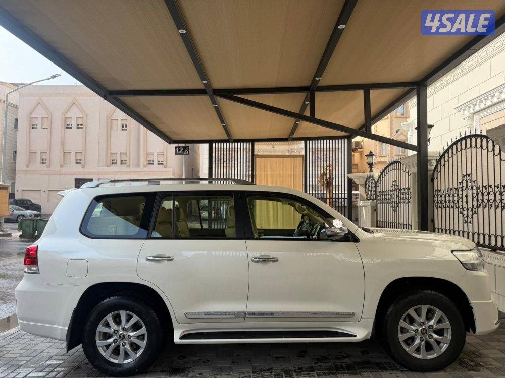 لاند. كروز الساير موديل 2016 عداد 233 الف0