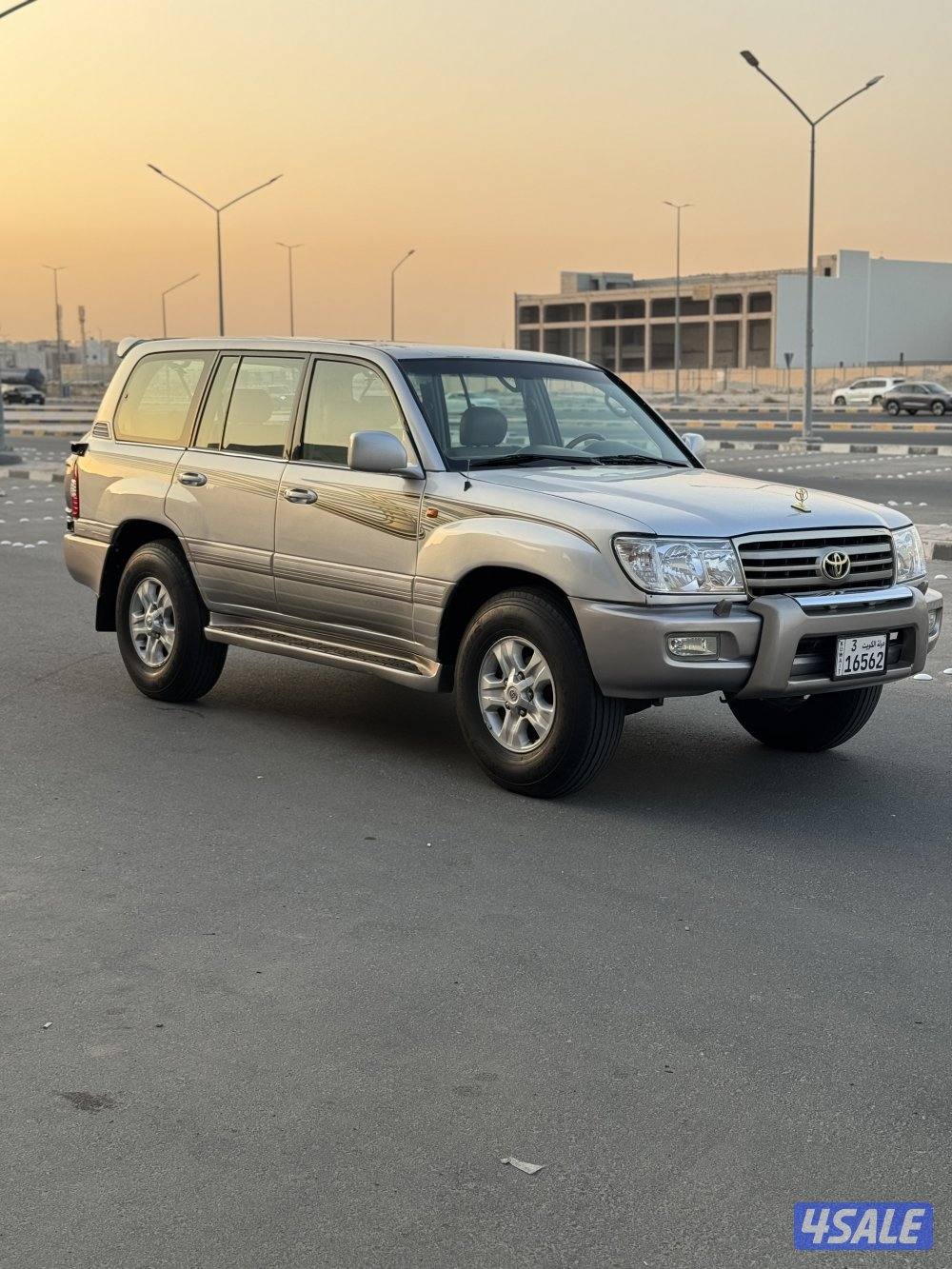 للبيع لاند فيكسار0