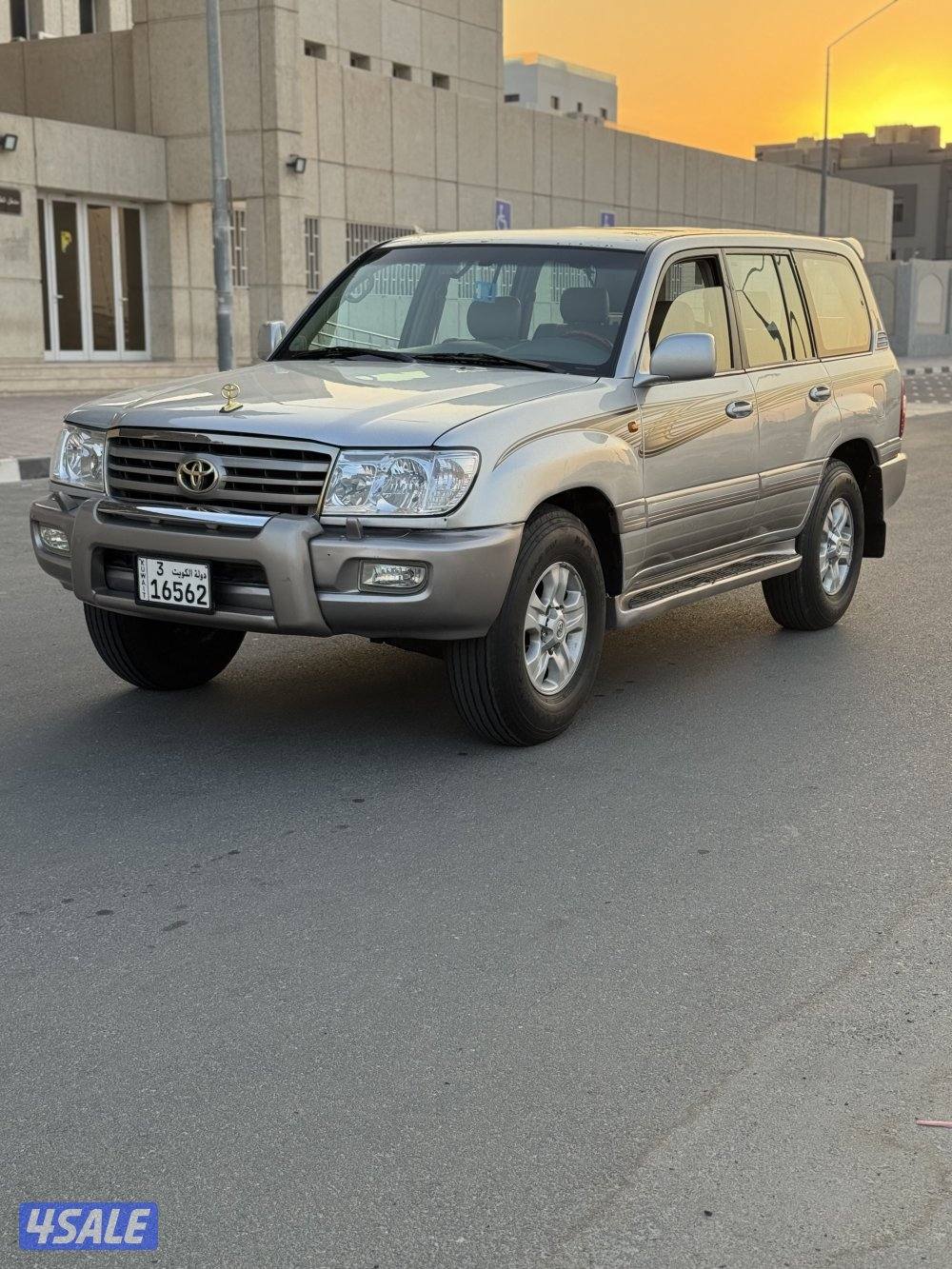 للبيع لاند فيكسار1