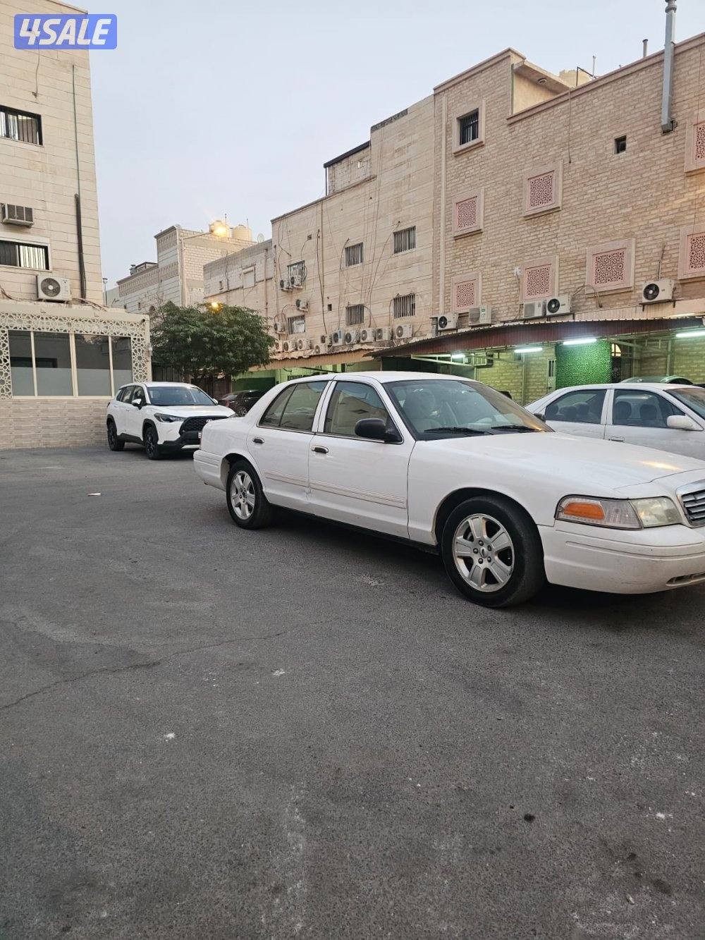 كراون فكتوريا 20126