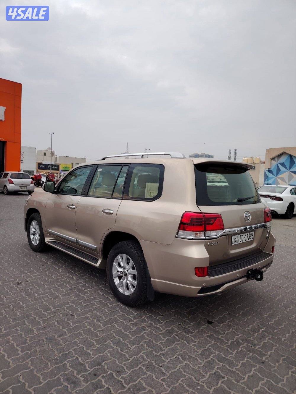 لاند كروز 2017 الساير مخمل عداد 164 الف4