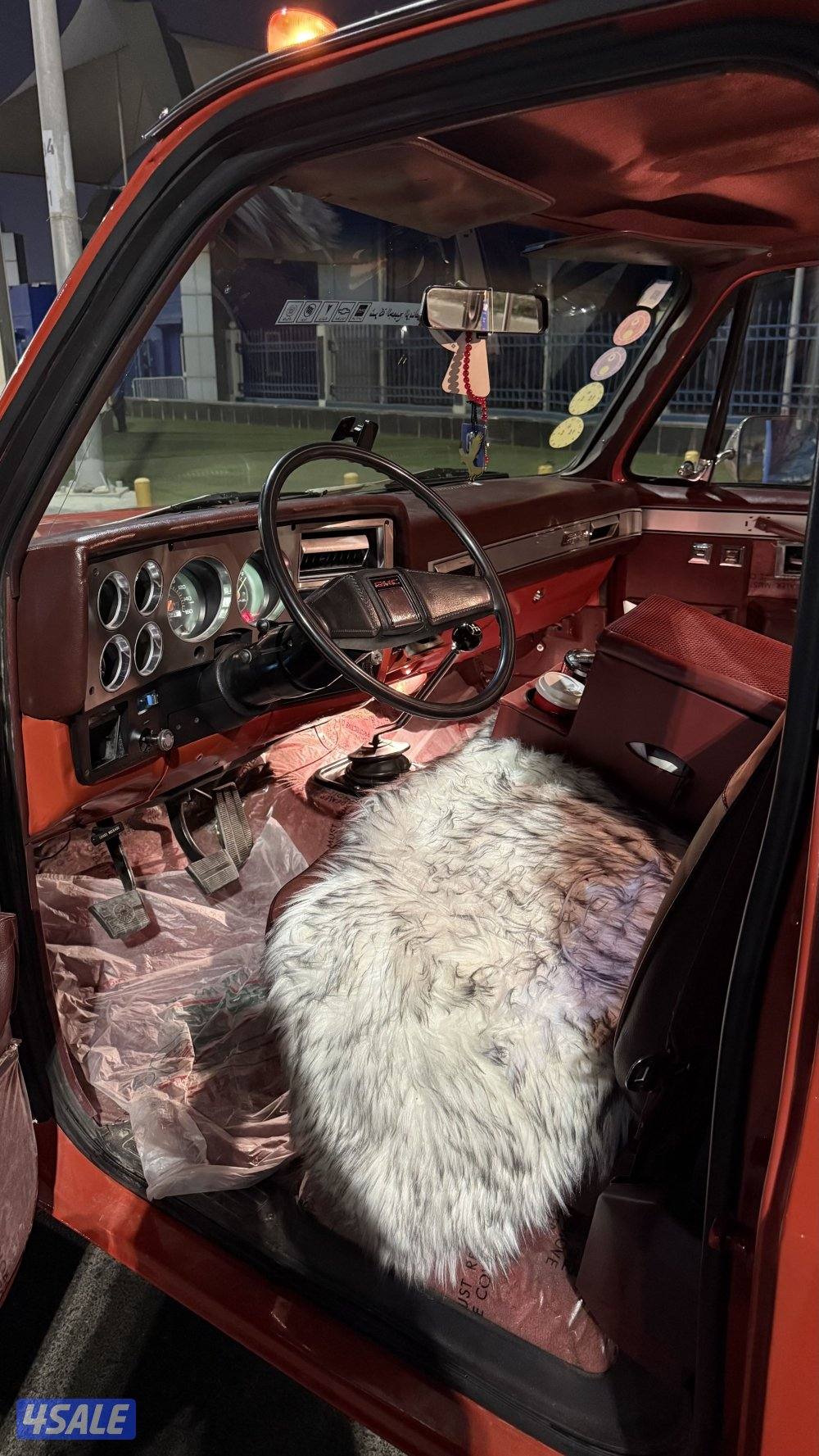 للبيع جمس مديل ١٩٨٣ وارد الجميح قير عادي أساس4