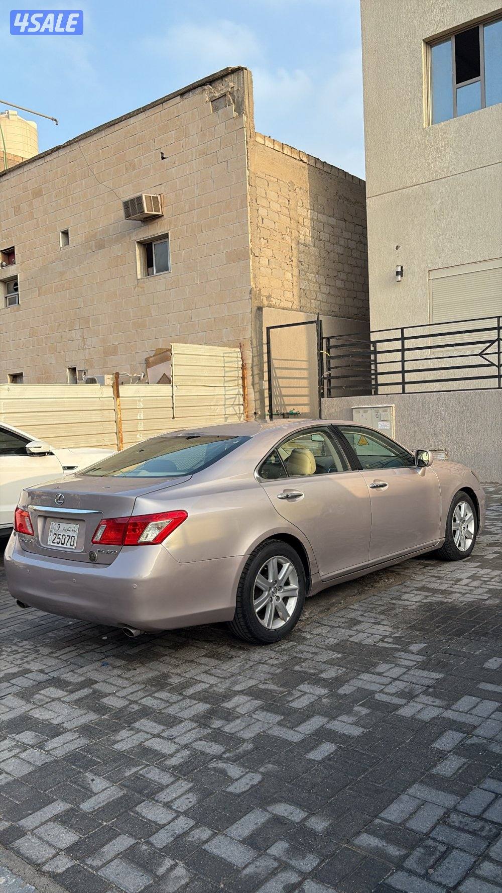 للبيع لكسز 20092