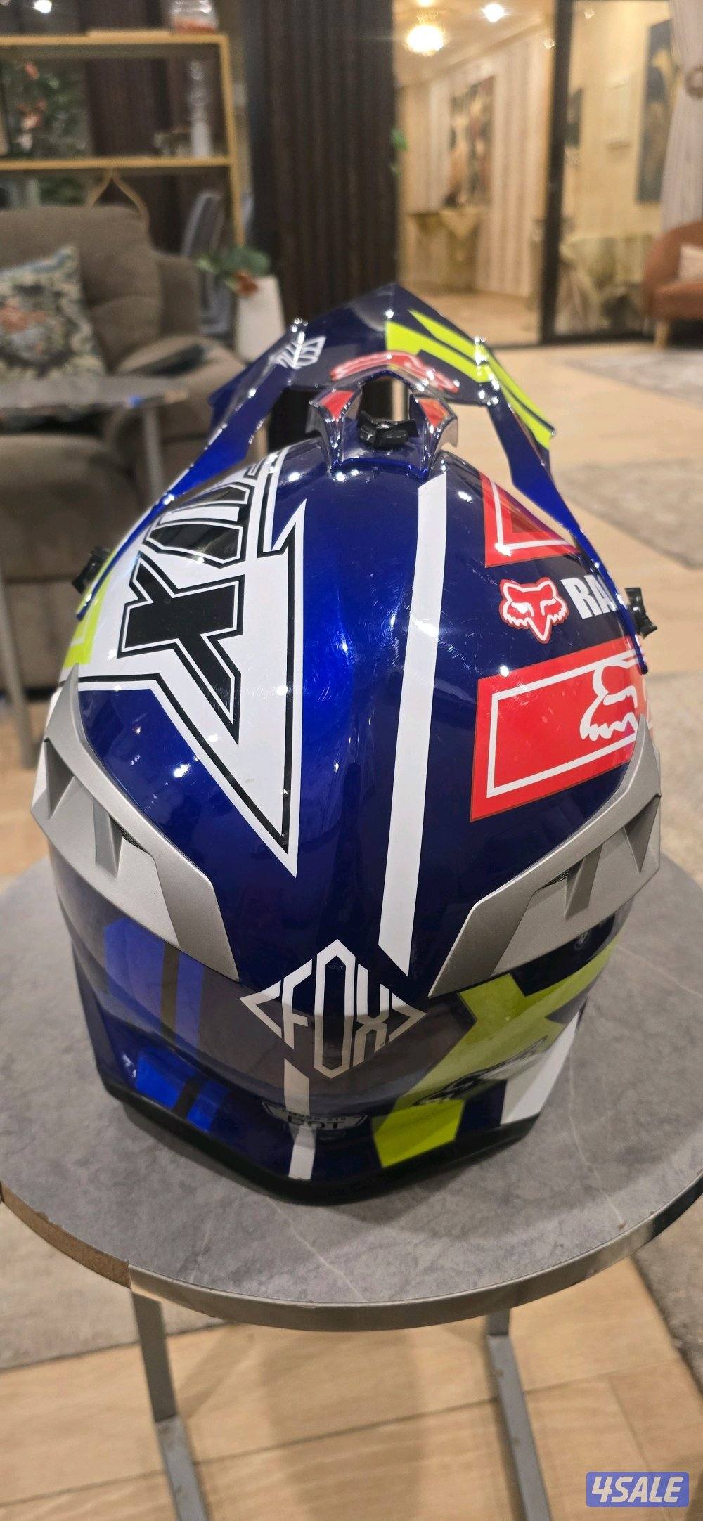 للبيع خوذه فوكس مقاس ميديم2
