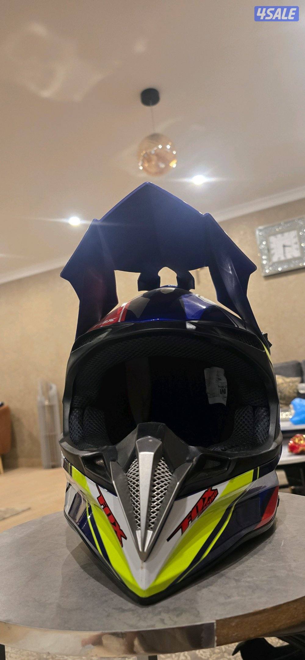 للبيع خوذه فوكس مقاس ميديم3