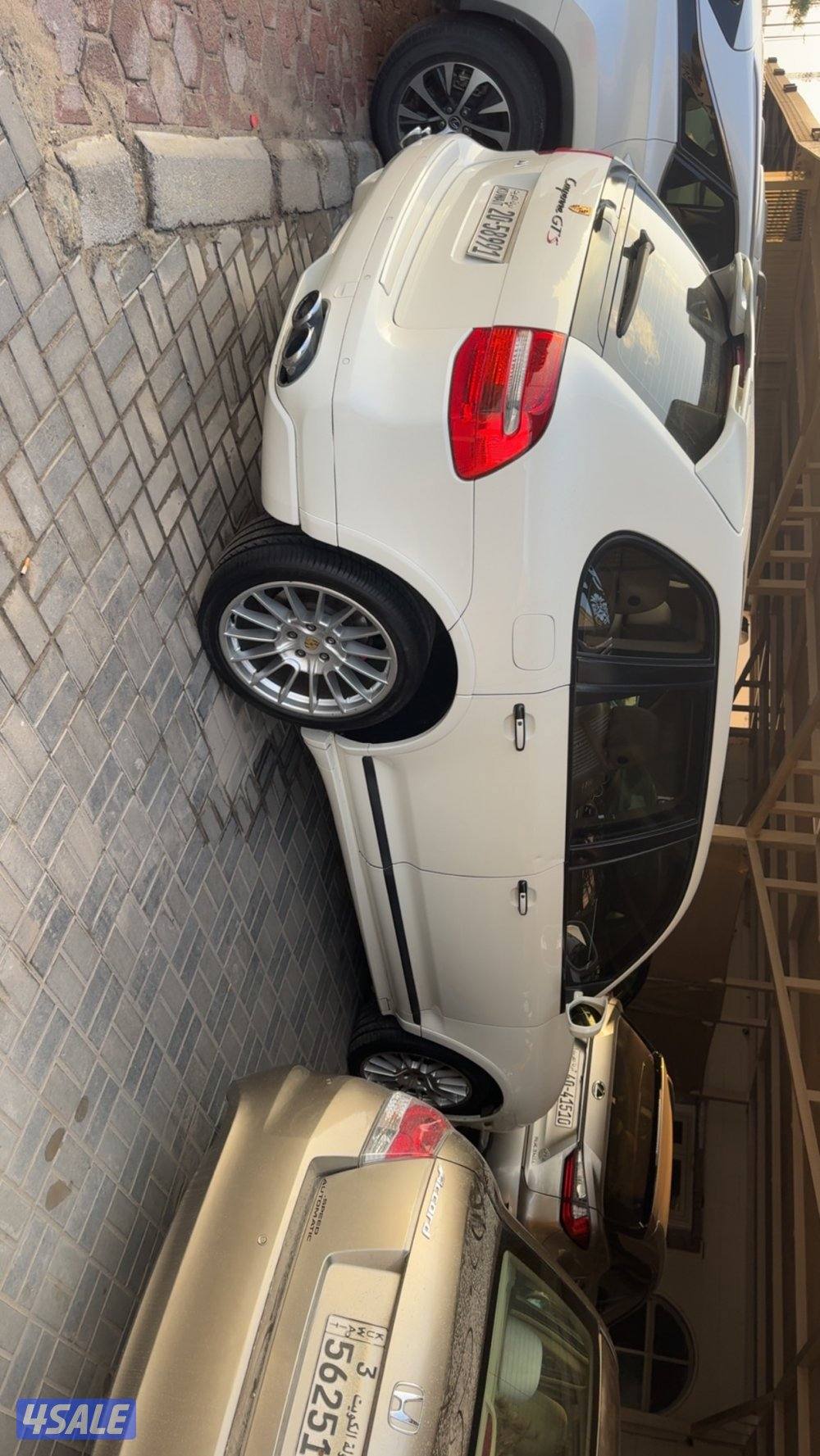 للبيع كايين GTS واردالوكاله بحاله الوكاله كامل الموصفات ماشي 180 الف2