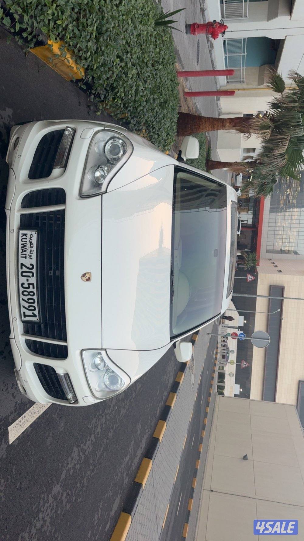 للبيع كايين GTS واردالوكاله بحاله الوكاله كامل الموصفات ماشي 180 الف3