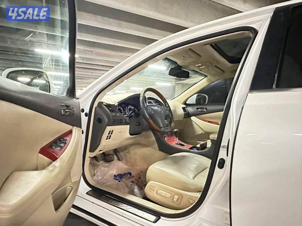 لكزسEsالسعر 10005