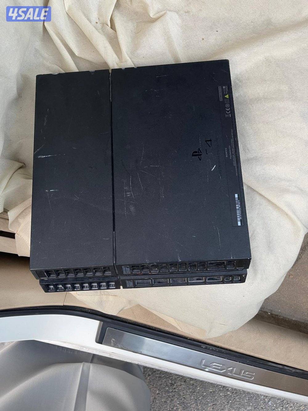 بلاستيشن 4 ثنتين نضاف2