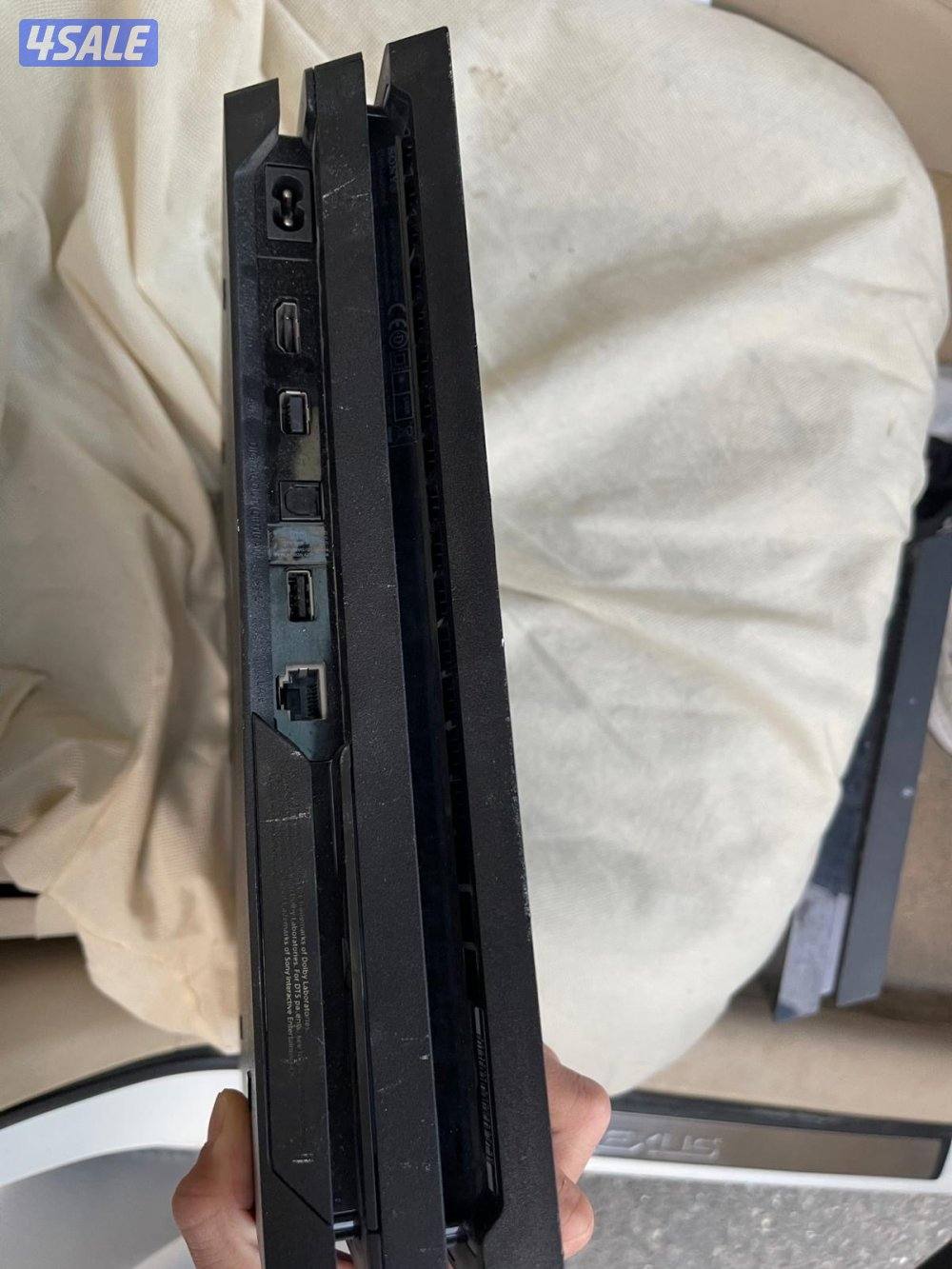 بلاستيشن 4 ثنتين نضاف3