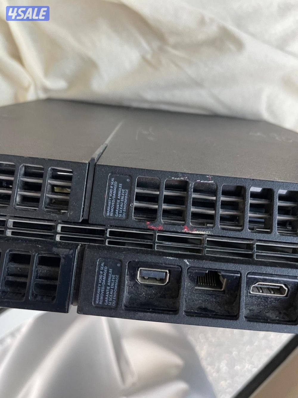 بلاستيشن 4 ثنتين نضاف5