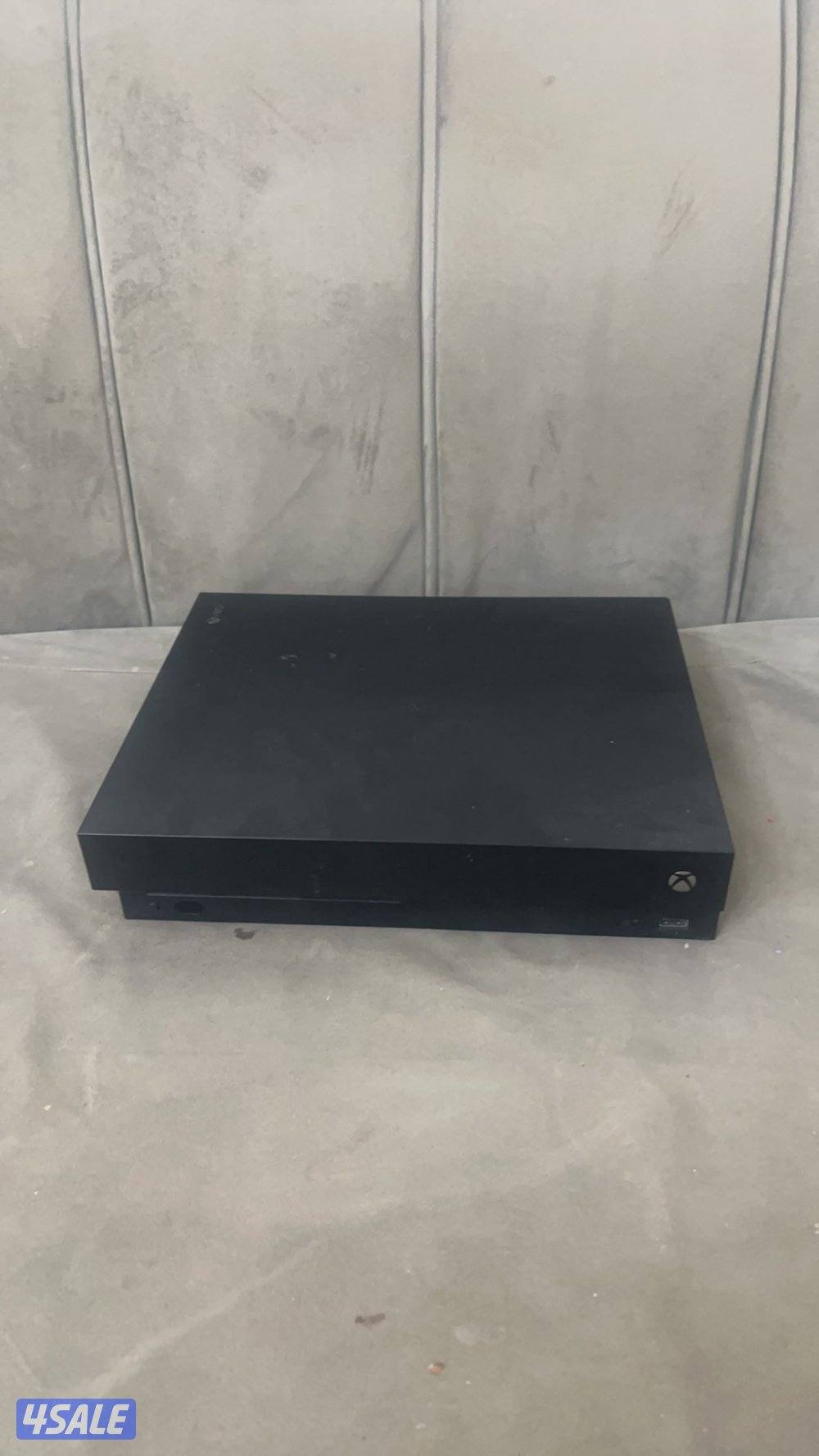 Xbox one x للبيع0