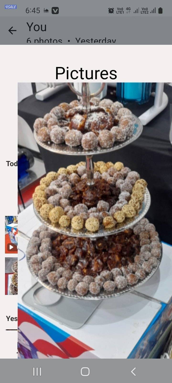 تقديم القهوة العربي والشاي والتمور7