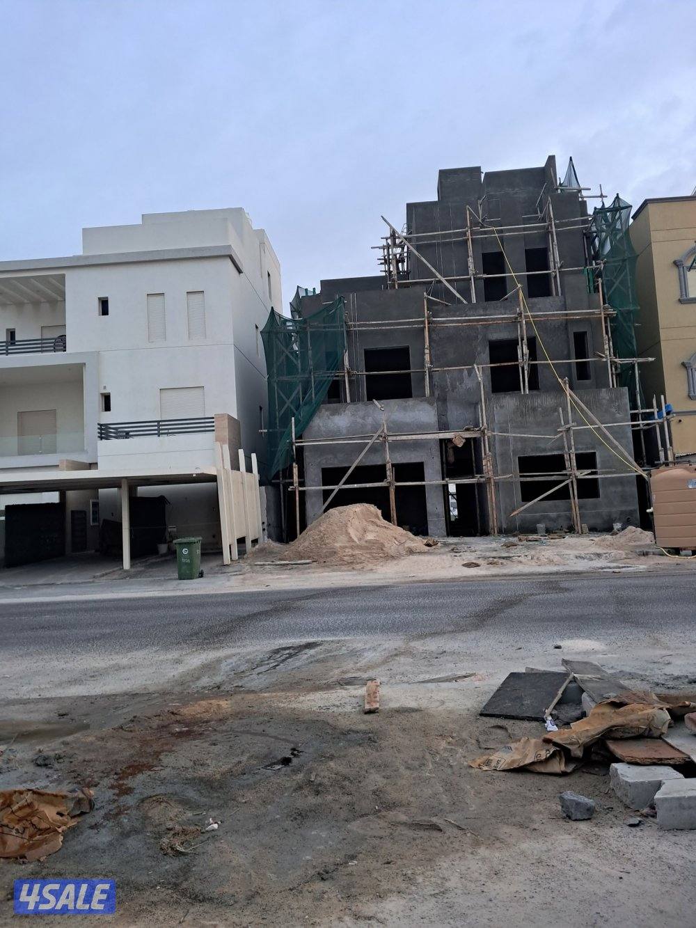 مقاولات عامة جميع أنواع القسائم مساح دخل وخارج وجميع أنواع السقما وجمي3