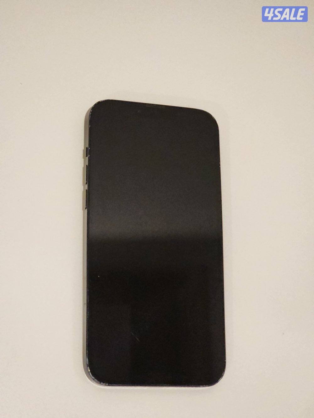 Selling my iPhone 14 Plus with 256GB storage (Midnight Black)3
