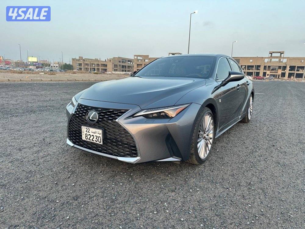 لكزس IS 300 موديل ٢٠٢٤ كامل المواصفات بأكياس الوكالة1