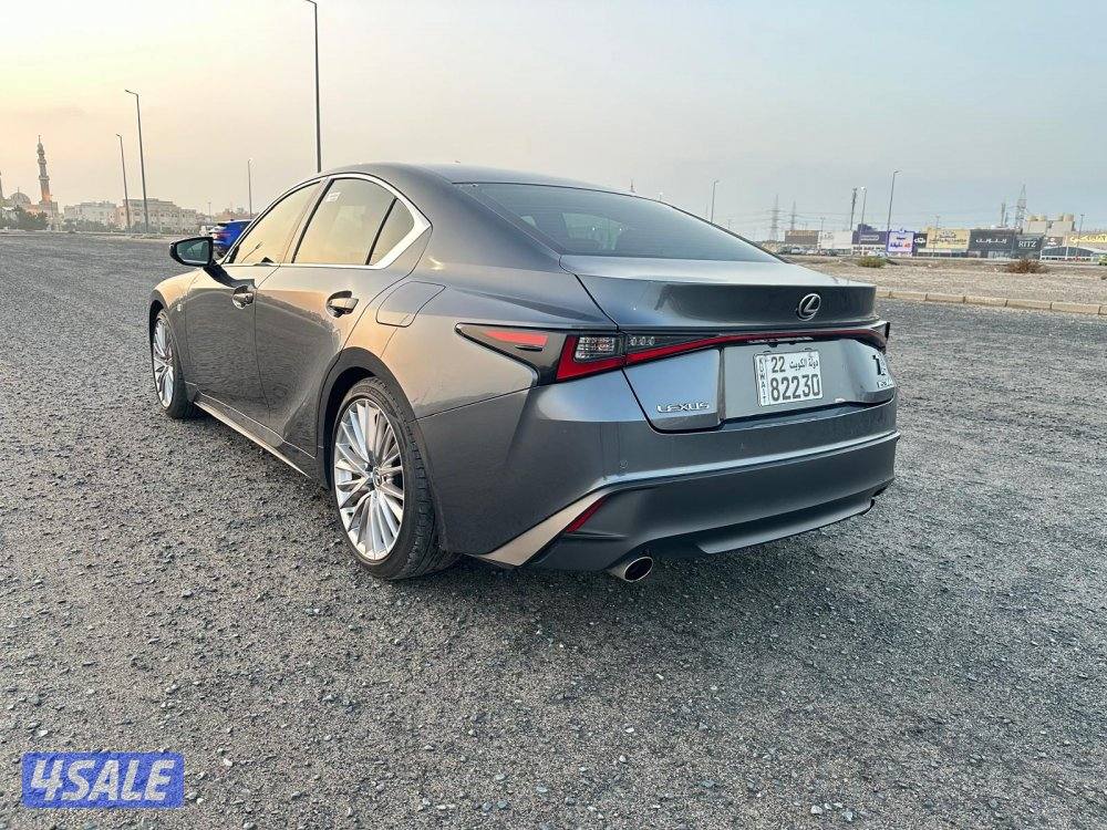 لكزس IS 300 موديل ٢٠٢٤ كامل المواصفات بأكياس الوكالة6