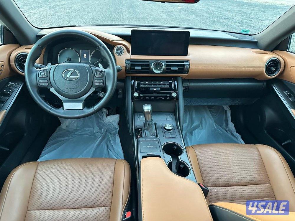 لكزس IS 300 موديل ٢٠٢٤ كامل المواصفات بأكياس الوكالة9