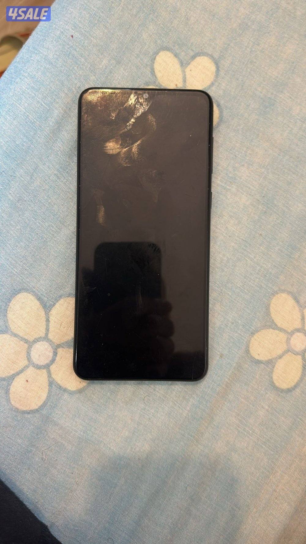 يوجد ٢ تليفون ايفون 6 و سامسونج جلاكسي A23