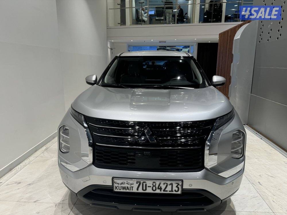 Mitsubishi Outlander0