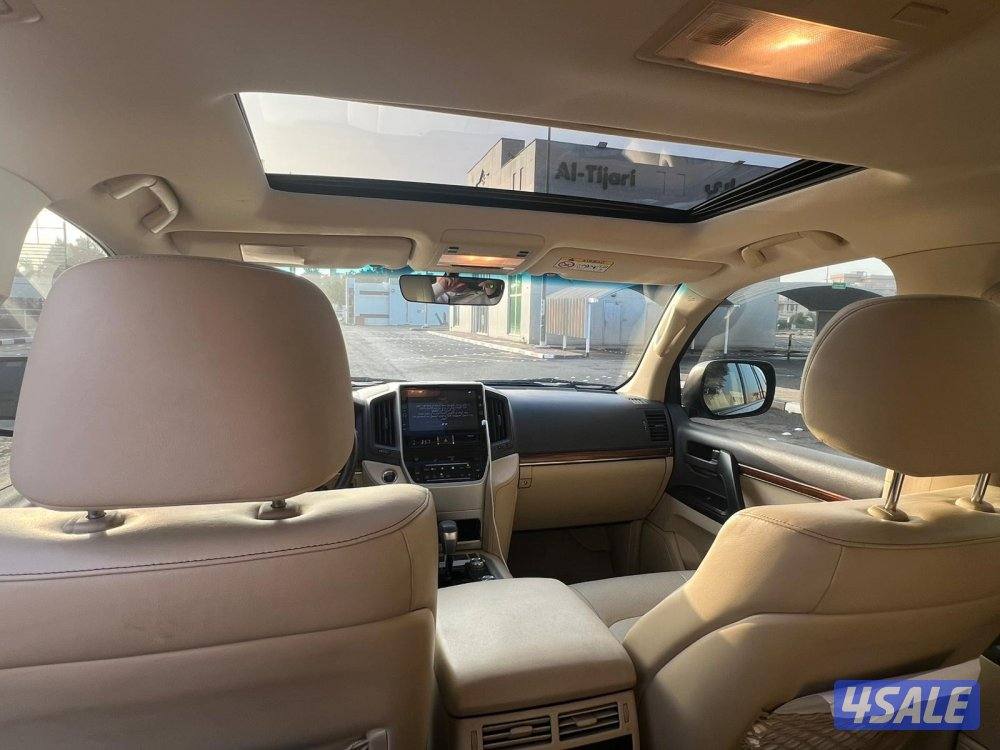 للبيع لاند كرورزر 2017 GXR V80