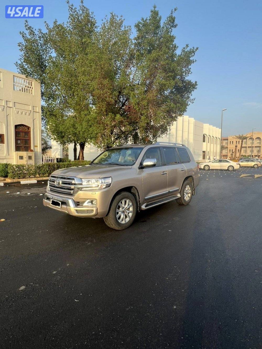 للبيع لاند كرورزر 2017 GXR V81