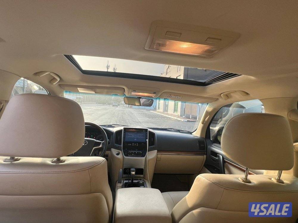 للبيع لاند كرورزر 2017 GXR V85