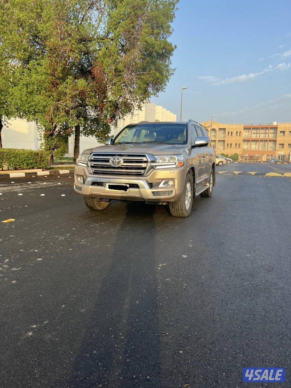 للبيع لاند كرورزر 2017 GXR V88