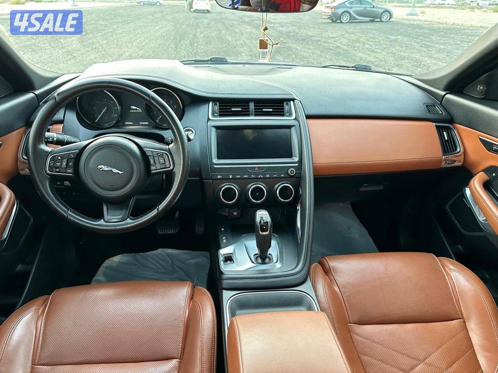 جاكوار E Pace موديل ٢٠١٩ بحالة الوكالة10