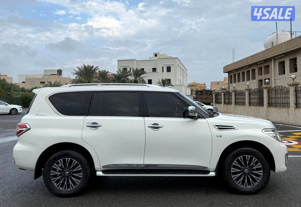 بحالة ممتازة جدا جيب نيسان باترول بلاتينيوم 2012 البابطين صبغ الوكالة3