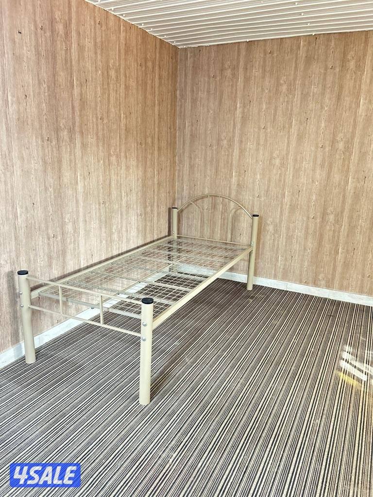 يوجد لدينا جميع انواع السراير جاهز وتفصال8