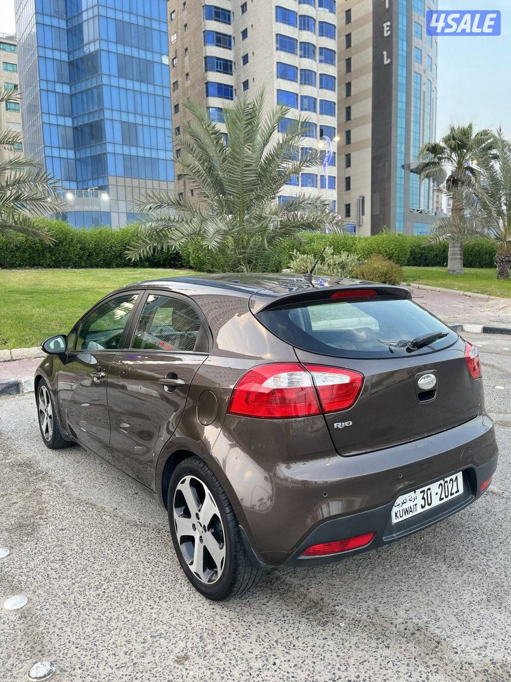 كيا ريو موديل 2014 كامل الموصفات صبغ وكالة عداد 102 الف شرط الفحص4