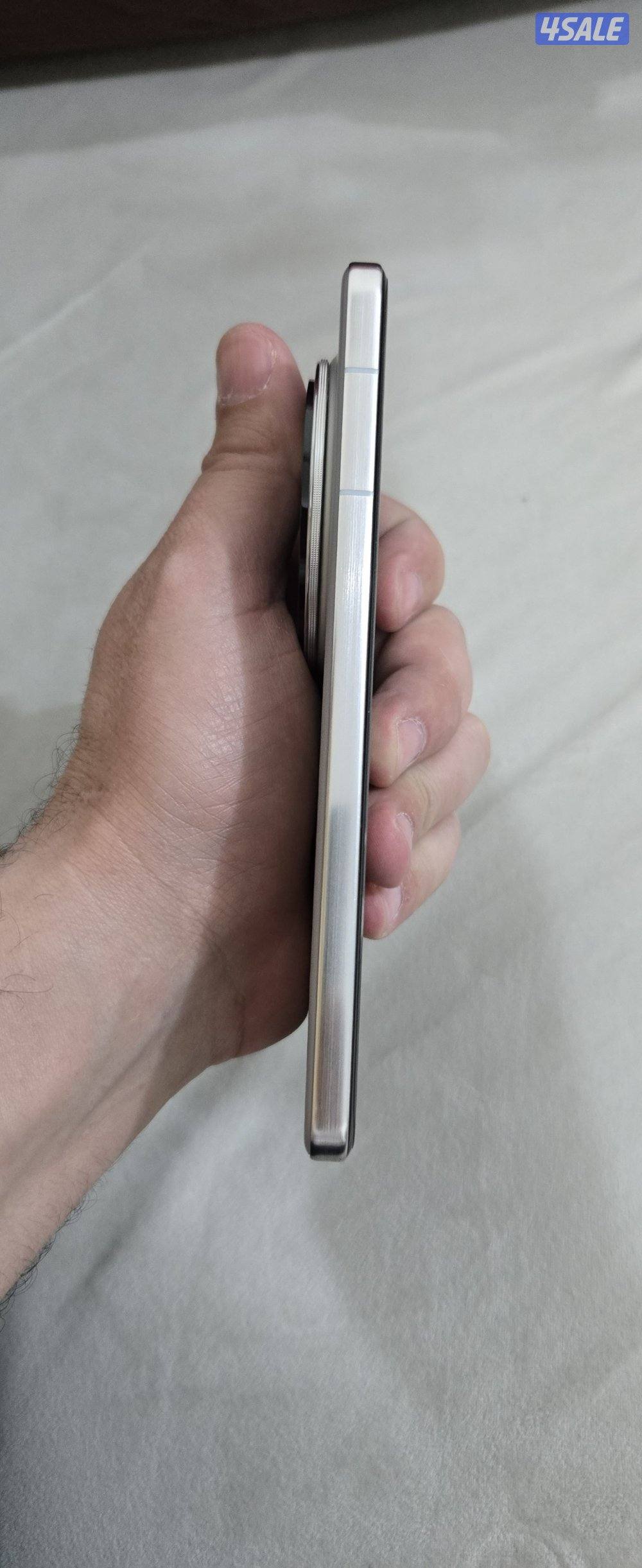 فيفو اكس 200 برو بحالة الجديد 512 جيجا كفالة المستقبل مع 8 كفرات3