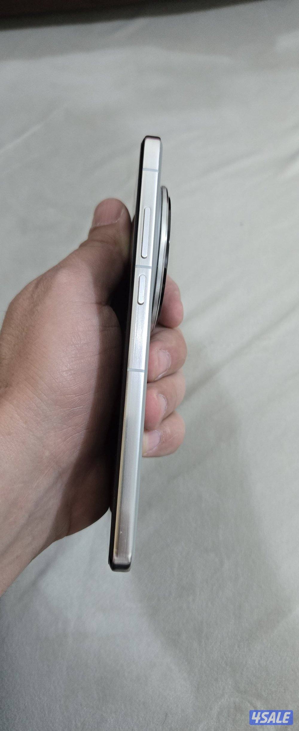 فيفو اكس 200 برو بحالة الجديد 512 جيجا كفالة المستقبل مع 8 كفرات5