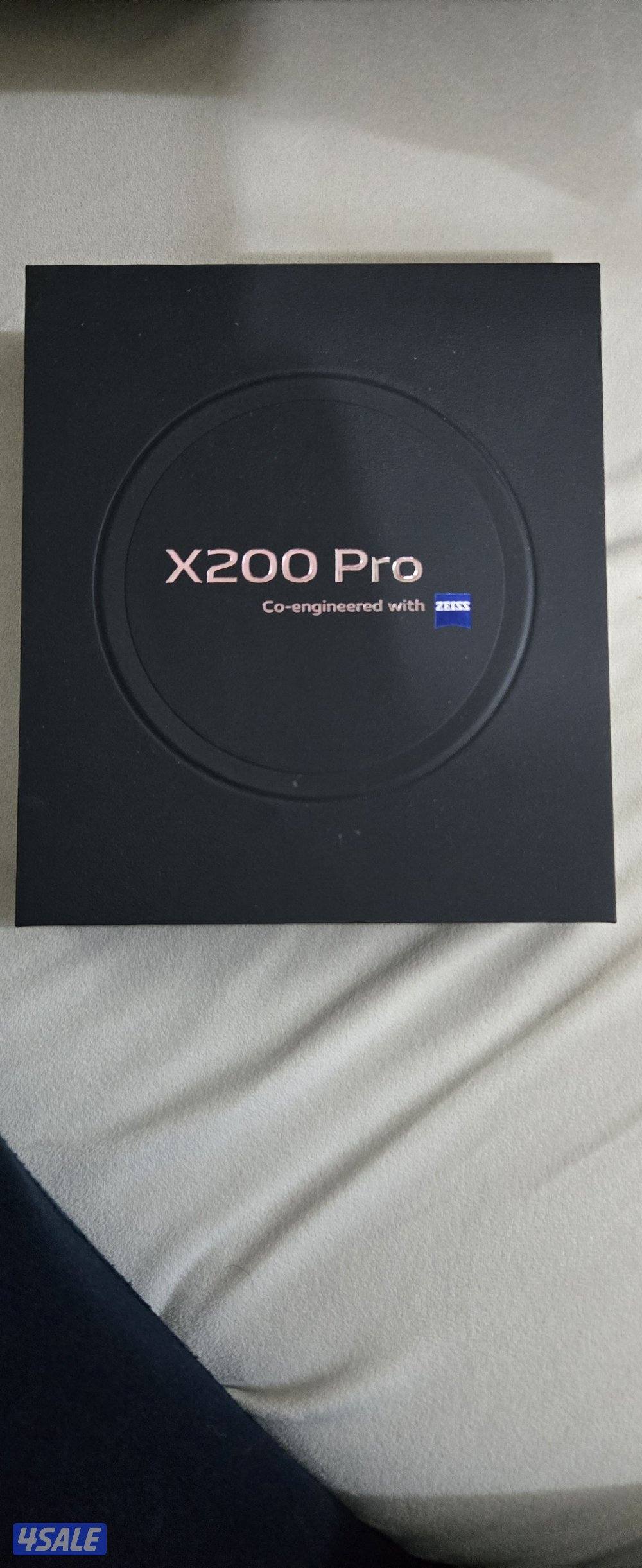 فيفو اكس 200 برو بحالة الجديد 512 جيجا كفالة المستقبل مع 8 كفرات6