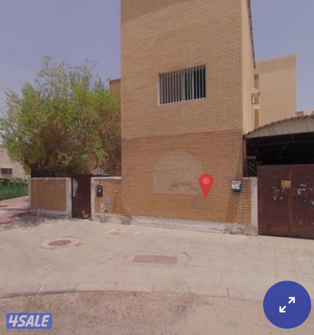 بيت للبيع بالقرين حكومي موقع جيد قريب من الخدمات0