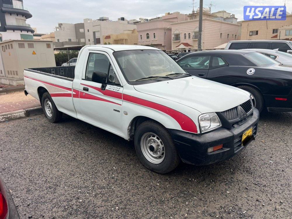 للبيع وأنيت ميتسوبيشي موديل 2004 نظيف ، تم عمل تصفيه و تواير جديده0