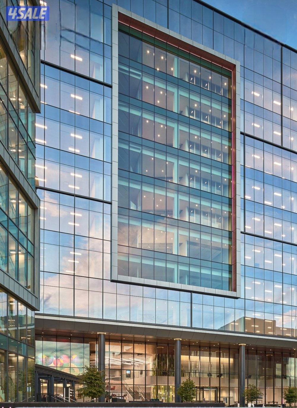 فرصة استثمارية متميزة :مجمع طبي حديث ومتكامل للإيجار في منطقة حيوية وم1