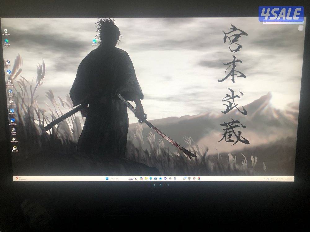 للبيع بي سي ست معا شاشتين1