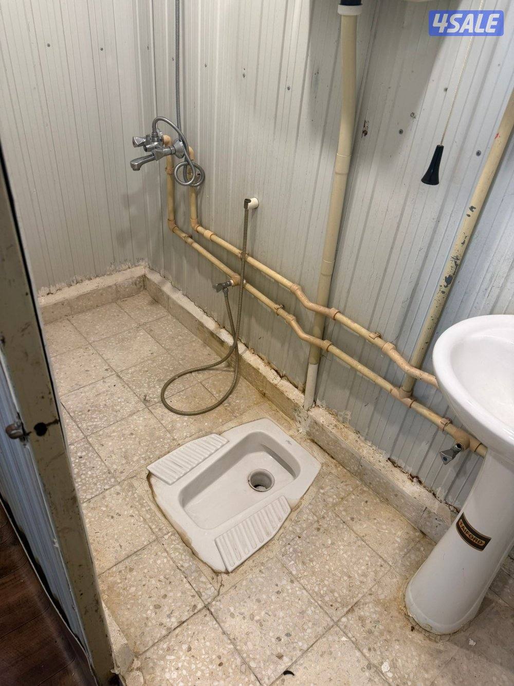 للبيع غرفه مقاس 3.5 يوجد حمام فيها ثابت نظيفه جداً1