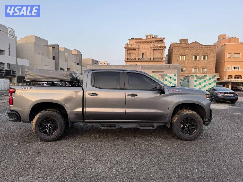 للبيع سلفرادو TRAIL BOSS Z71 ٢٠٢١1