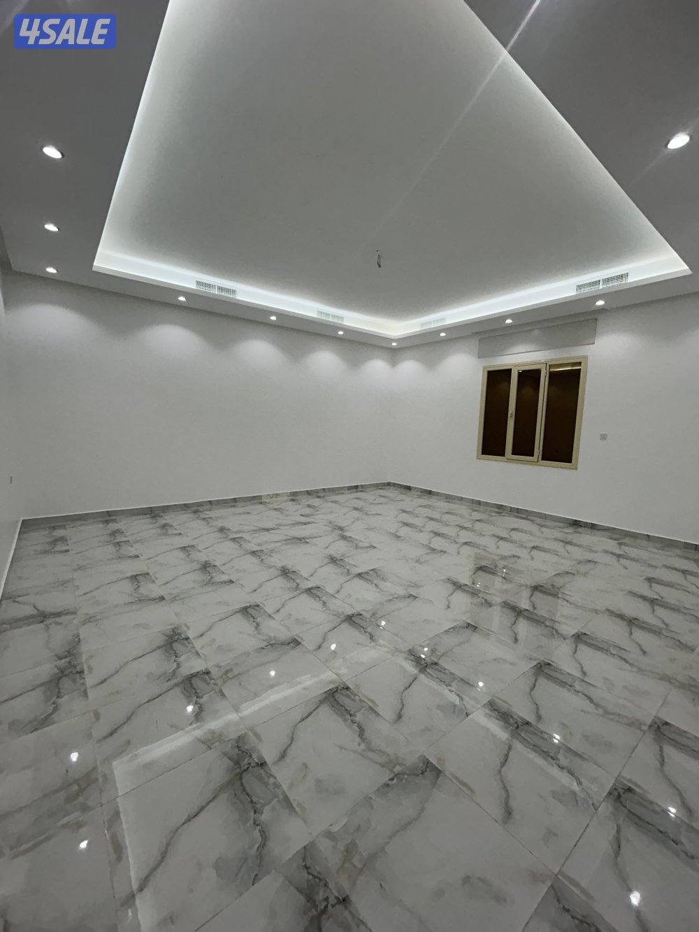 للإيجار فيلا في غرب عبدالله مبارك تشطيب جديد3