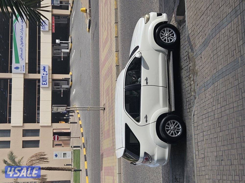 جيب تويوتا اربعه سلندر بسعر ممتاز9