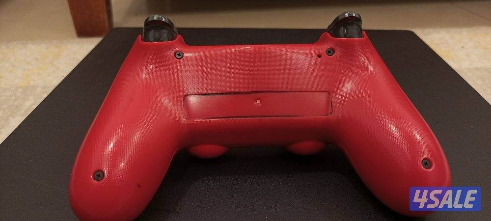 PS4 pro 1 terabyte very good condition1