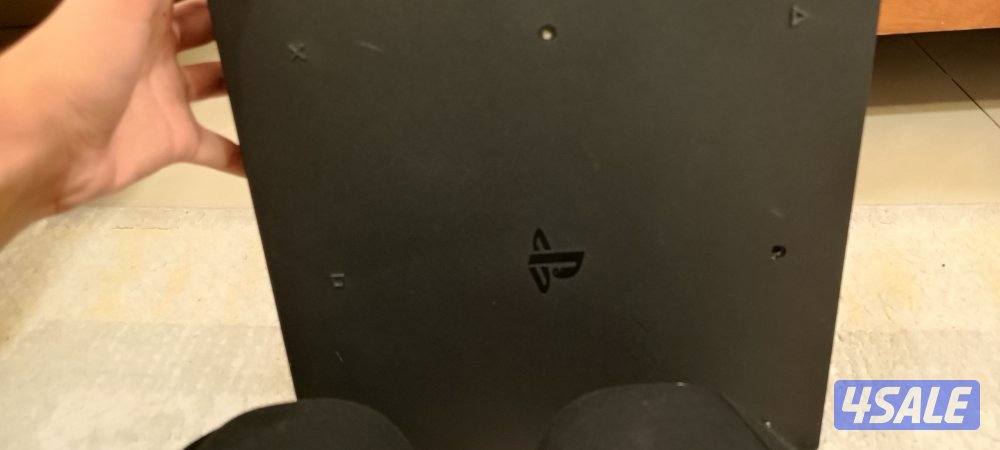 PS4 pro 1 terabyte very good condition6