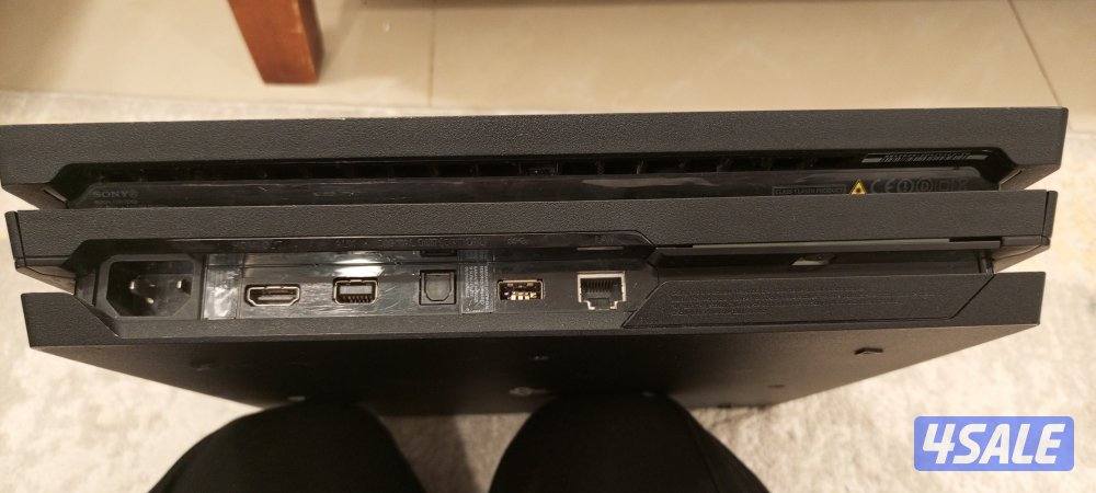 PS4 pro 1 terabyte very good condition7