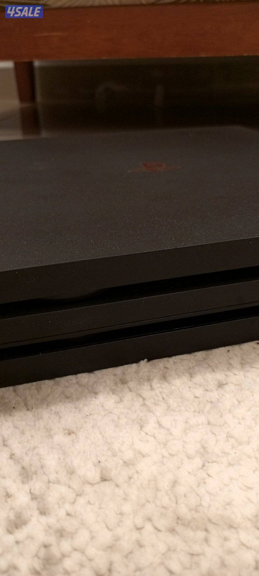 PS4 pro 1 terabyte very good condition9