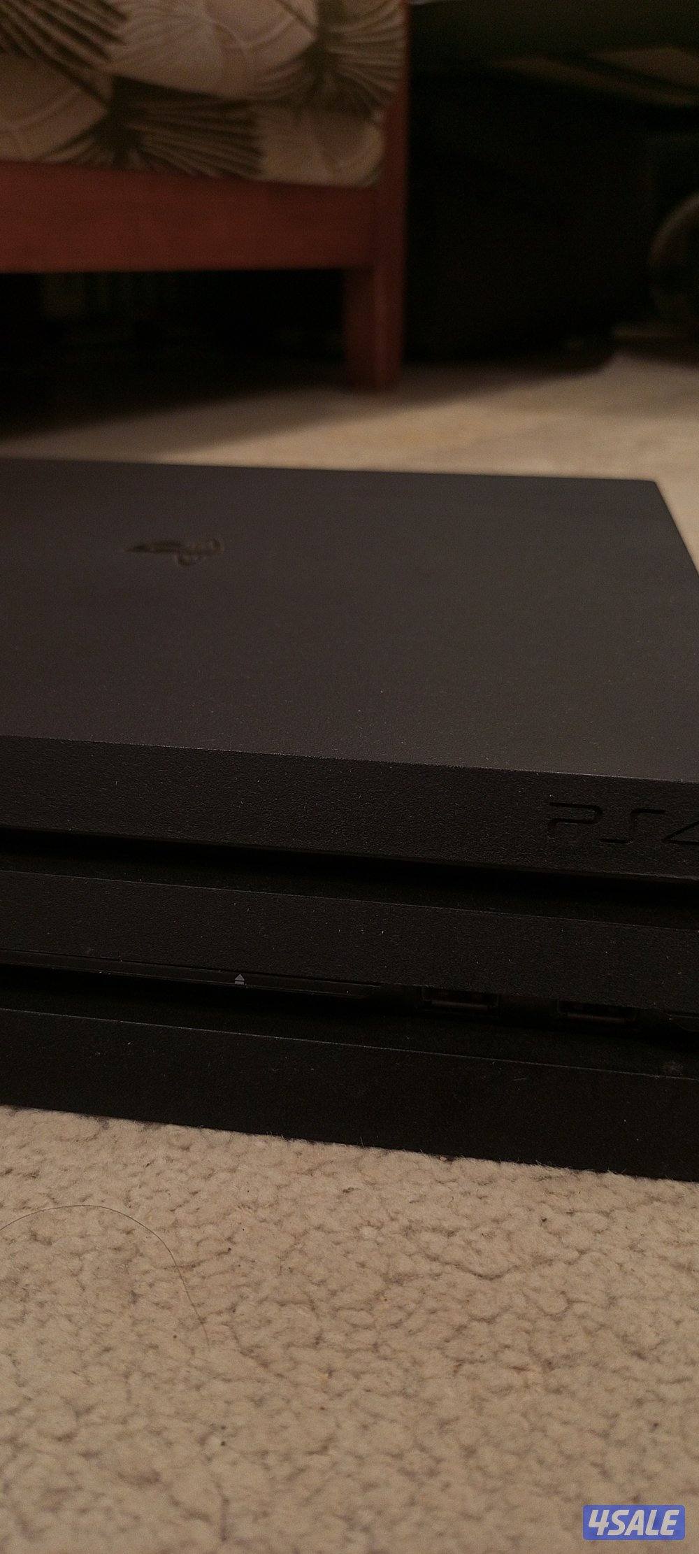 PS4 pro 1 terabyte very good condition10